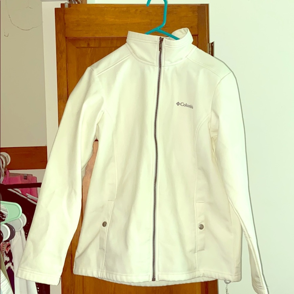 ❄️Columbia Softshell Jacket White